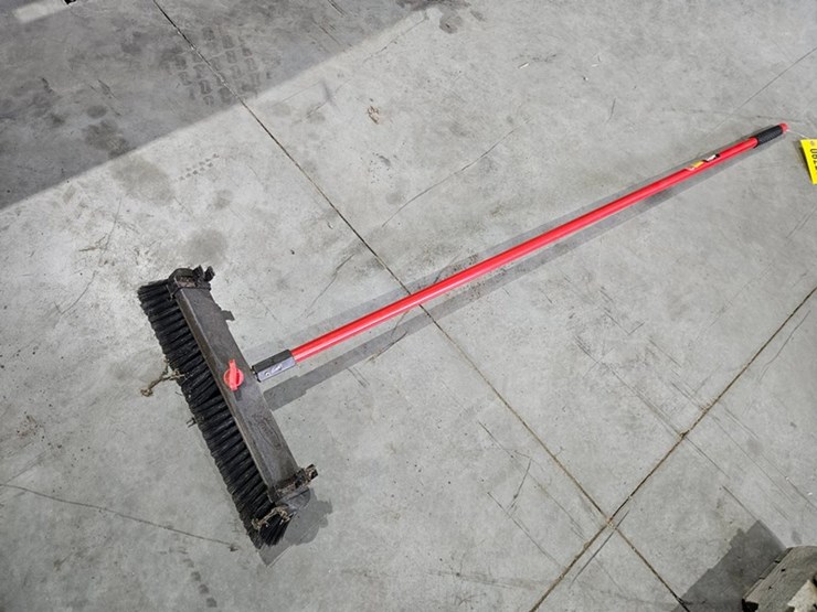 #6226-•-broom-image-1