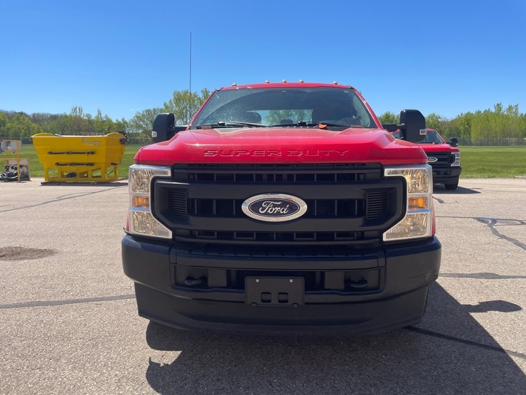 2020-ford-f350-xl-image-2