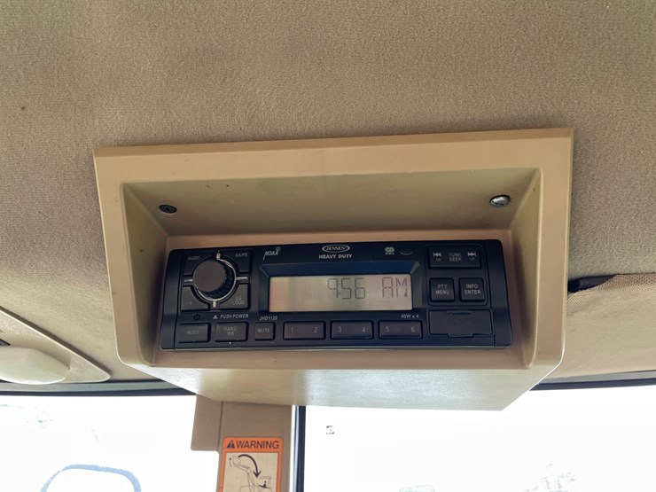 john-deere-7600-image-56