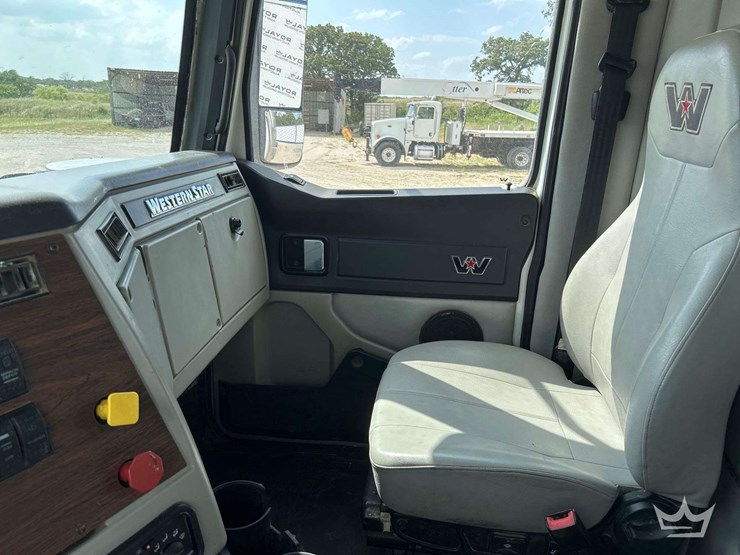 2016-western-star-4900-image-22