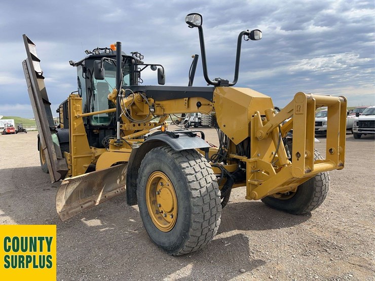 caterpillar-160m-awd-image-2