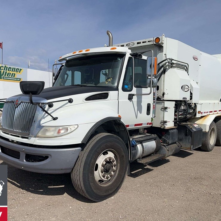 2017 INTERNATIONAL WORKSTAR 7400