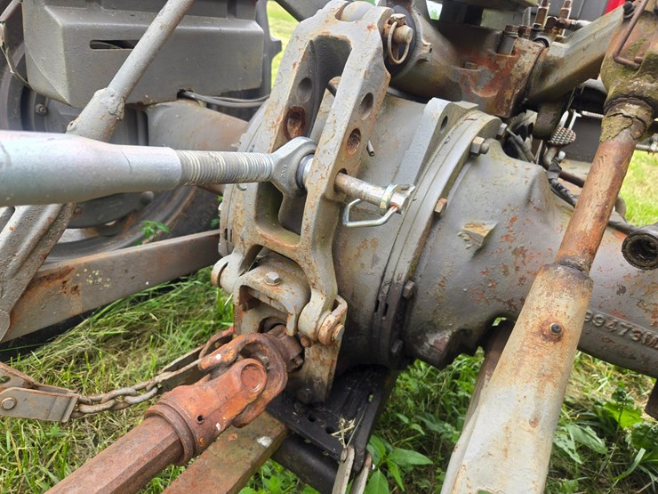 massey-ferguson-175-image-35