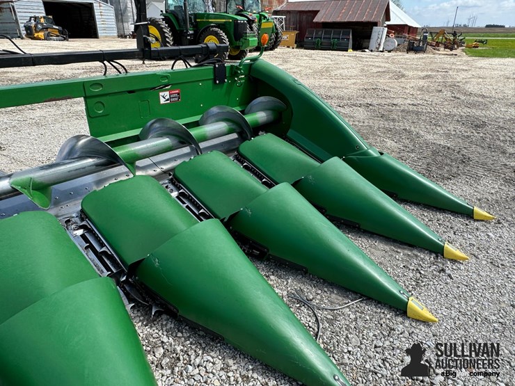 2020-john-deere-708c-image-10