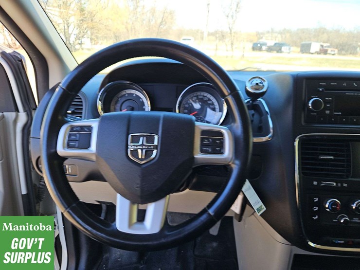 2012-dodge-grand-caravan-se-image-23
