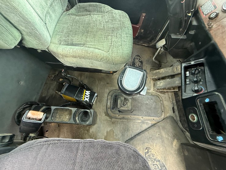 peterbilt-357-image-42