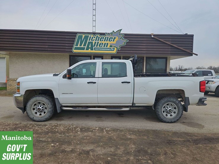 2017-chevrolet-silverado-3500hd-image-2
