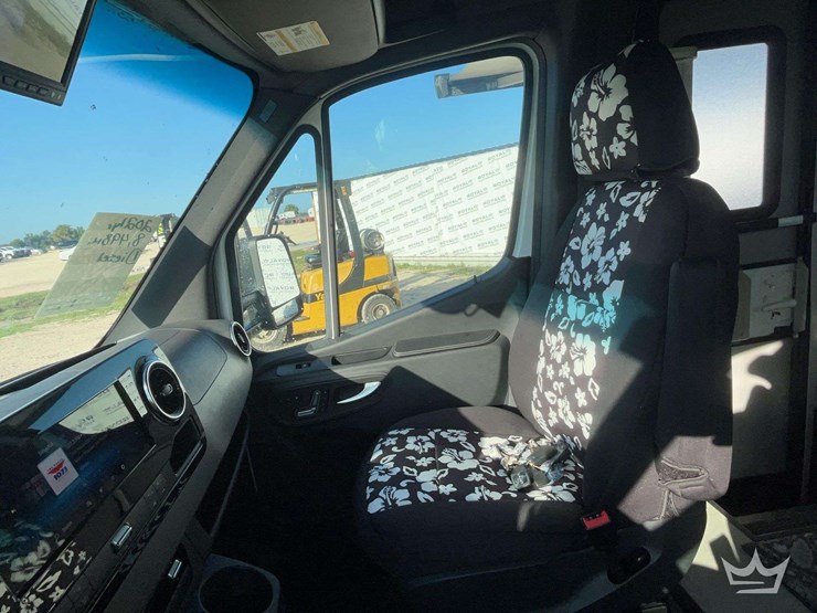 2021-mercedes-benz-sprinter-3500-xd-image-19