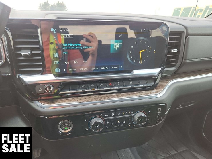 2024-chevrolet-silverado-1500-image-21