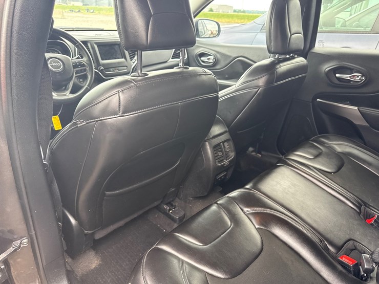 2019-jeep-cherokee-image-17