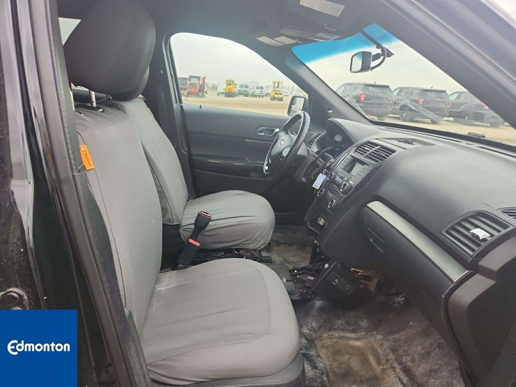 2017-ford-explorer-image-18