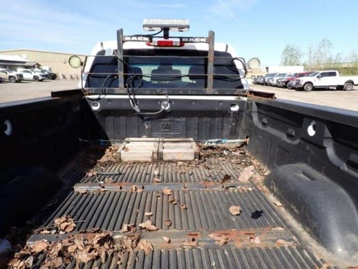 2014-chevrolet-silverado-3500hd-image-40