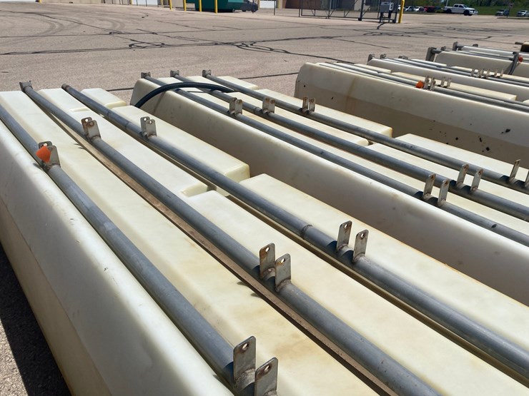 #8774-•-(2)-brine/-liquid-applicator-tanks-image-5