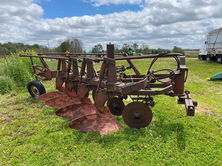 mm-4-bottom-16"-plow-image-1