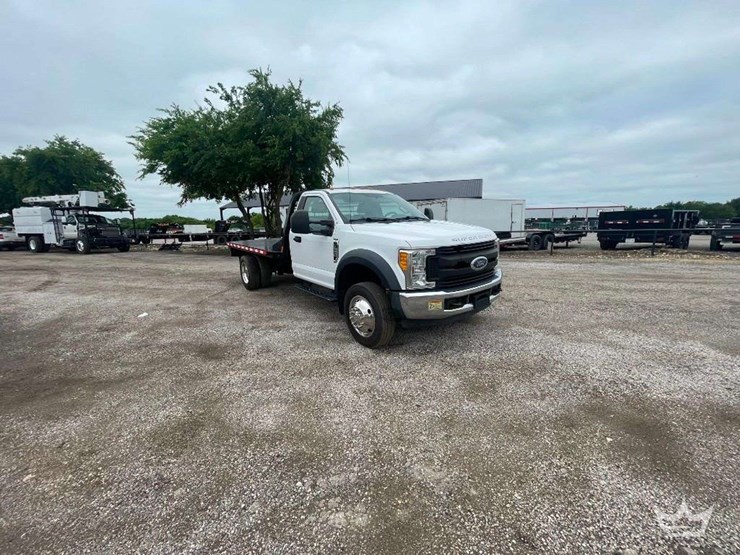 2017-ford-f550-image-4