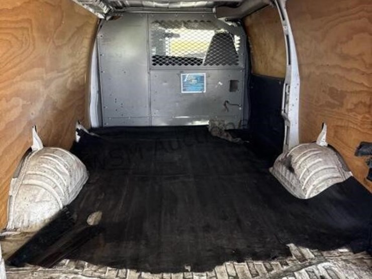 2009-chevrolet-express-1500-image-16