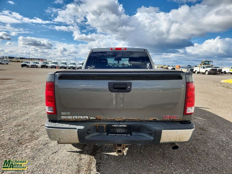 2011-gmc-sierra-1500-sl-image-4
