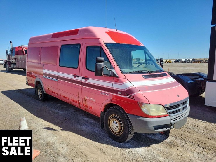 2005-dodge-sprinter-2500-image-2