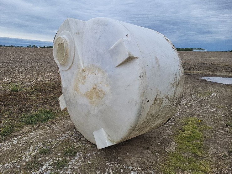 poly-coned-bottom-tank-image-3