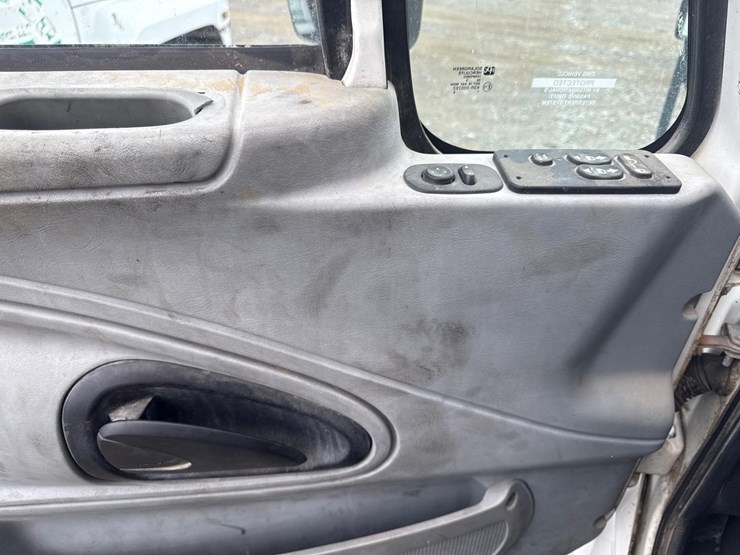 2004-international-durastar-4300-image-42