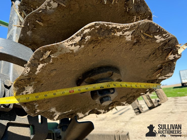 2019-john-deere-2623vt-image-16