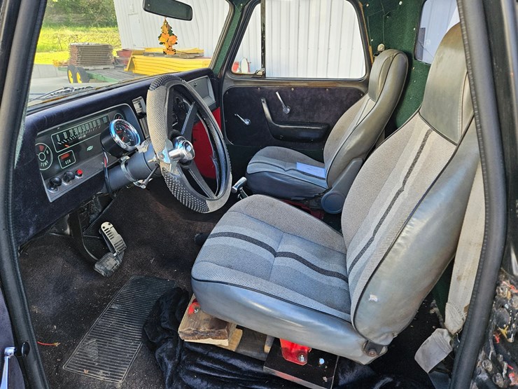 1965-chevrolet-c10-image-29