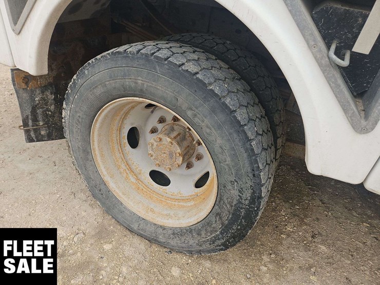 2006-ford-f550-image-13