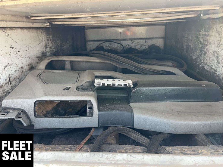 2021-ford-f350-image-16