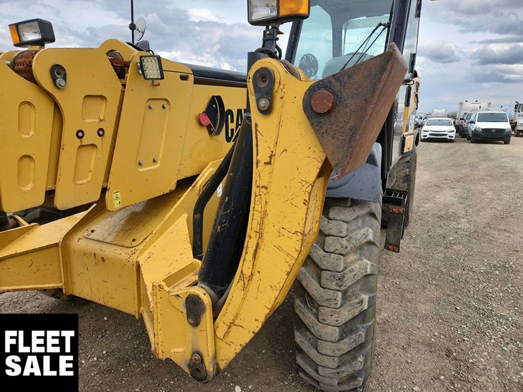 2005-caterpillar-th580b-image-16