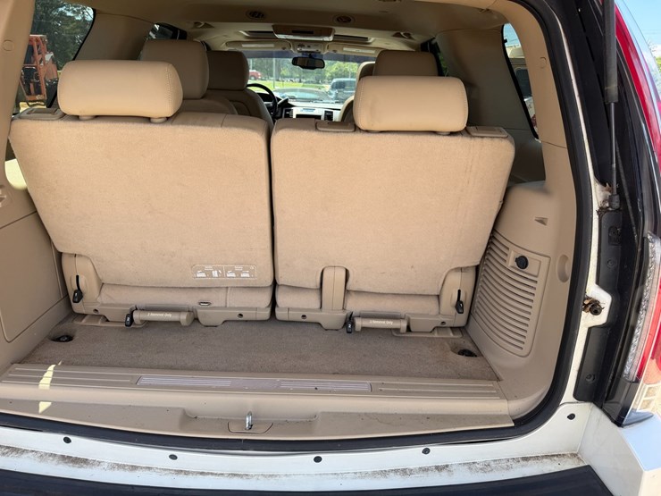 2007-cadillac-escalade-image-53