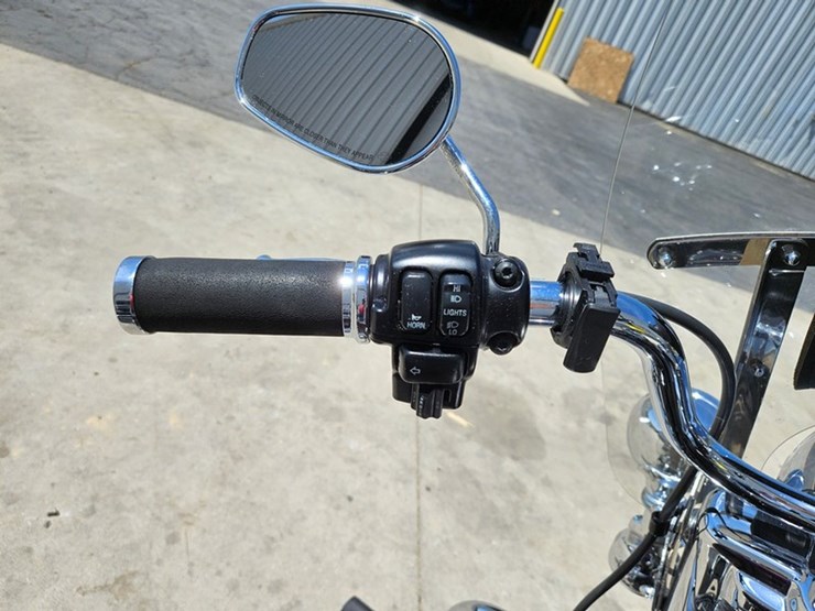 #6179-•-2006-harley-davidson-road-king-motorcycle-image-25