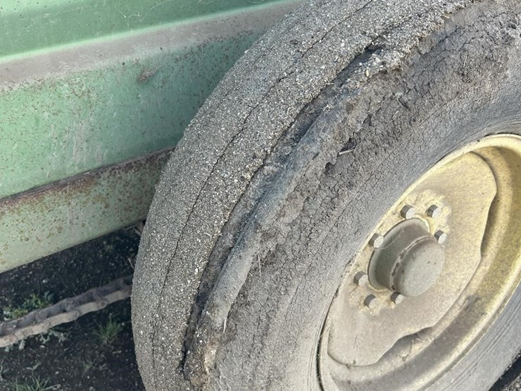 john-deere-660-image-26