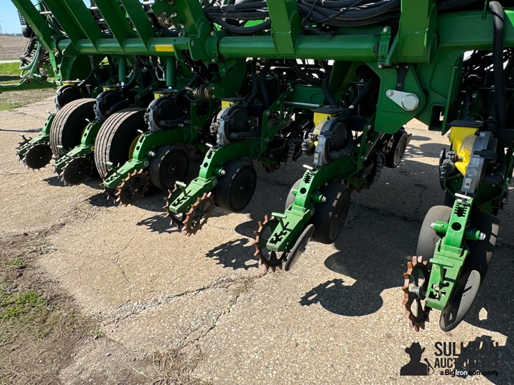 2013-john-deere-1790-ccs-image-18
