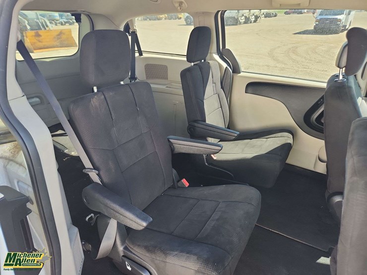 dodge-grand-caravan-image-13