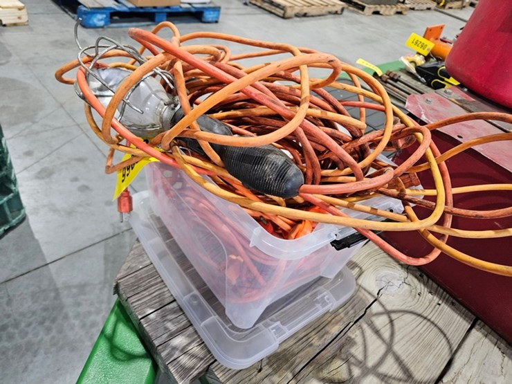 #6266-•-tote-of-extension-cords-image-4