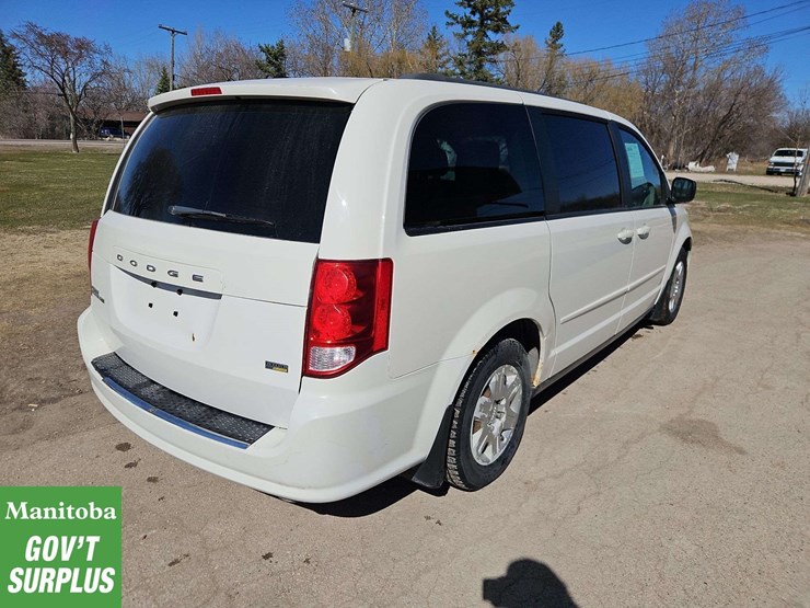 2012-dodge-grand-caravan-se-image-3