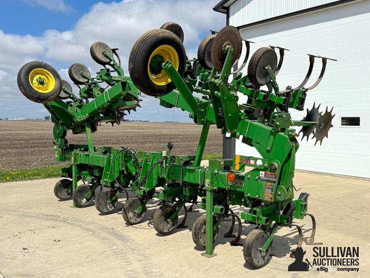 1998-john-deere-856-image-1