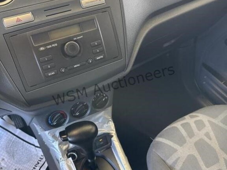2011-ford-transit-connect-image-23