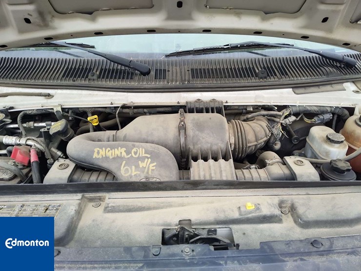 2013-ford-cargo-image-21