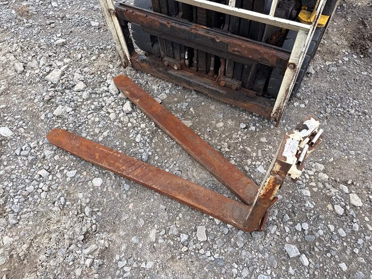 #49156-•-2021-yale-pneumatic-tire-forklift-g807n161450-image-12