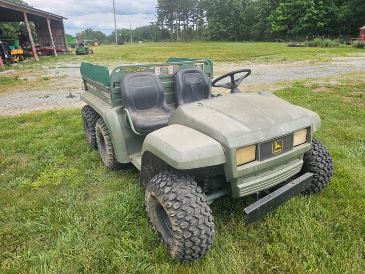 john-deere-gator-image-13