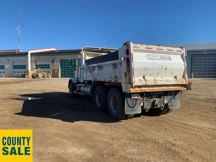 2011-kenworth-t800-image-12