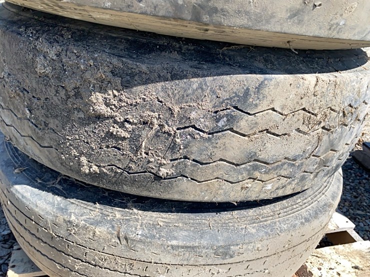 name-4---295/75r22.5-rims-and-tires-image-9
