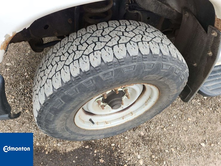 2014-ford-cargo-image-29