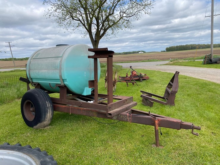 500-gal-fertilizer-tank-on-trailer-image-1