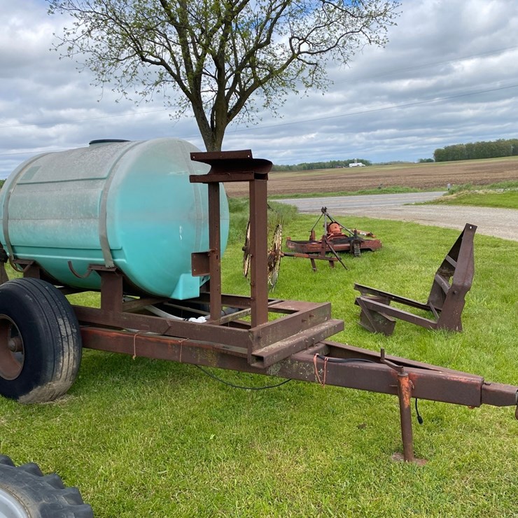 500 gal fertilizer tank on trailer