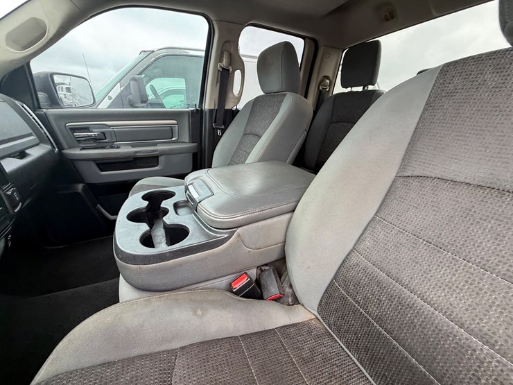 2013-dodge-ram-1500-image-47