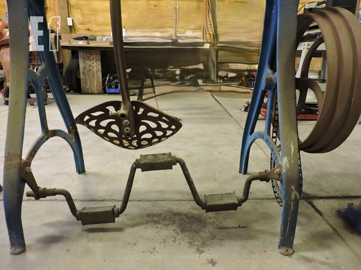 vintage,-w-f-&-barnes-treadle-lathe-image-2