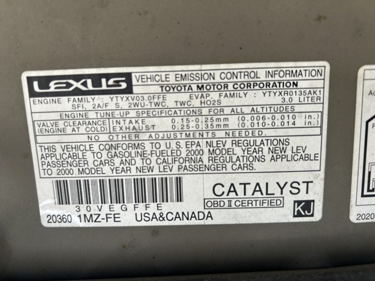 2000-lexus-rx300-image-38