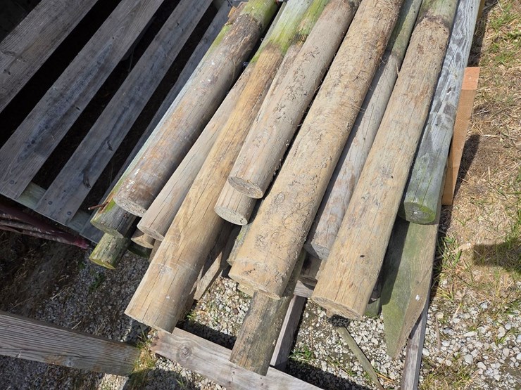 wood-fence-posts-image-2